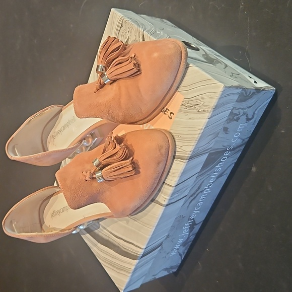 Jeffrey Campbell Pink Suede Pump With A Pearl Heel Accent Seven And A Half - Picture 4 of 12